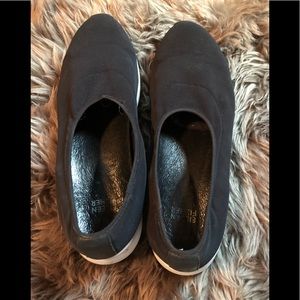 Eileen Fisher flats in black